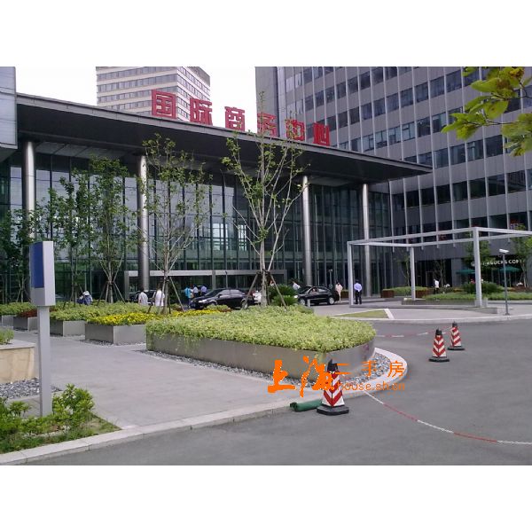 新漕河泾国际商务中心楼盘大门