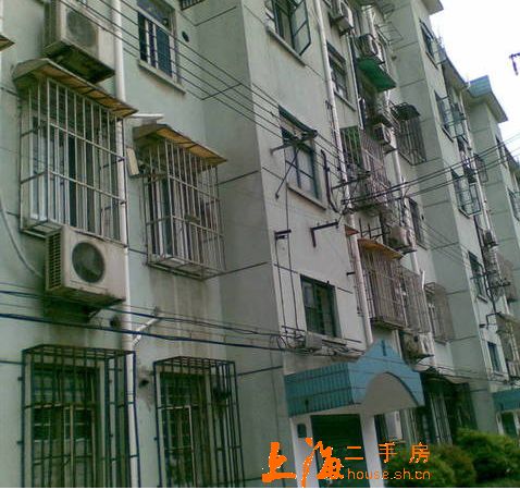 龙漕路200弄70支弄楼盘实景