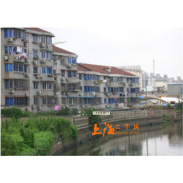 龙漕路160弄楼盘实景