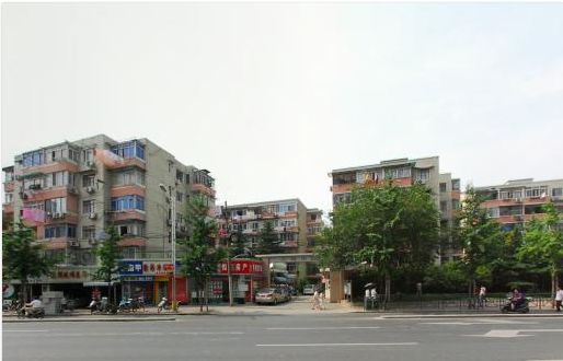 上缝小区楼盘大门