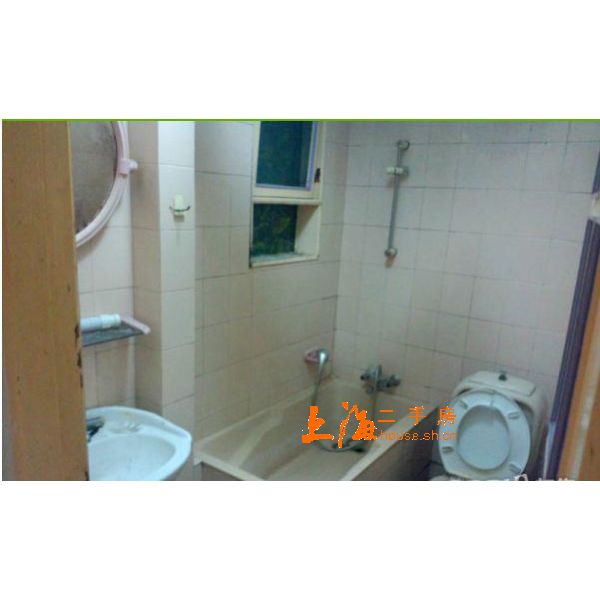 梅陇三村卫生间