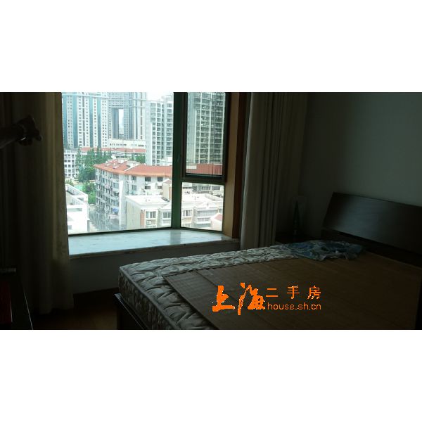 中海馨园次卧