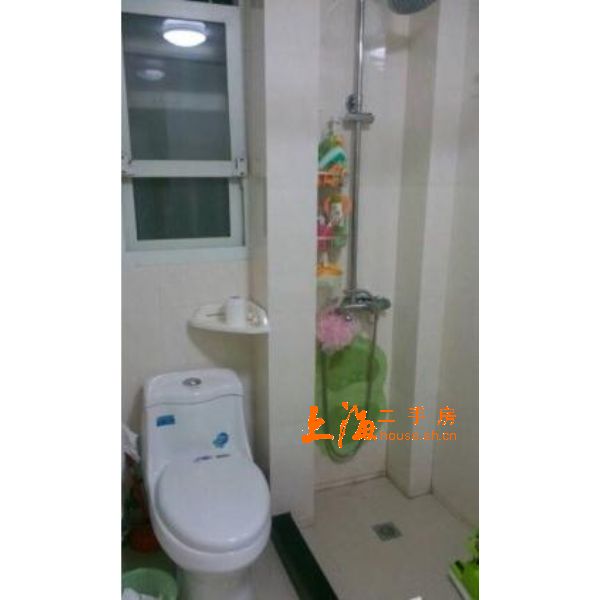 康健路120弄卫生间