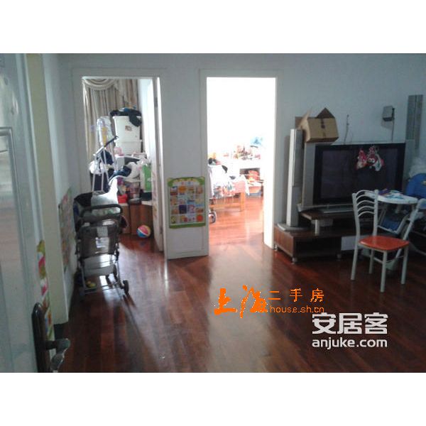 银星名庭主卧