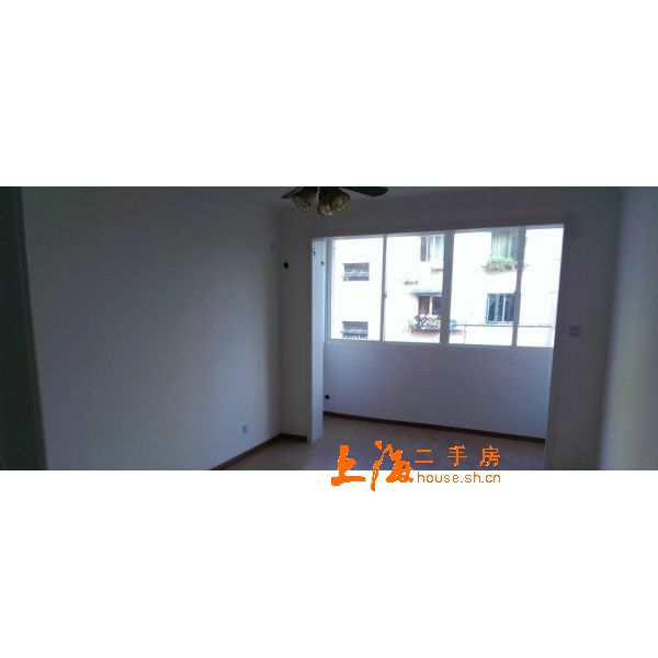 华建一街坊主卧 华建一街坊主卧