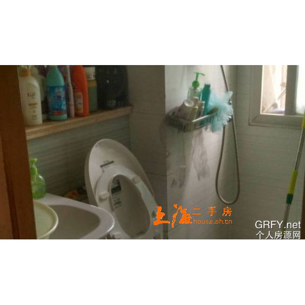 百龙小区卫生间