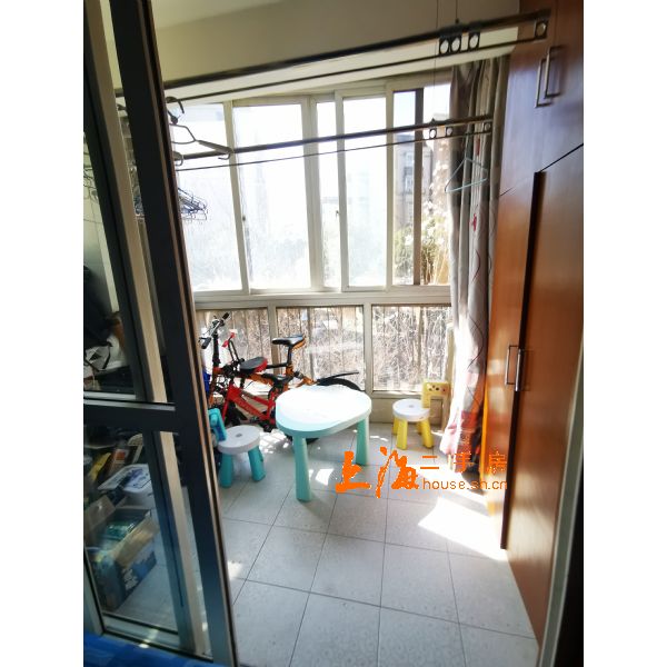 浦江东旭公寓阳台