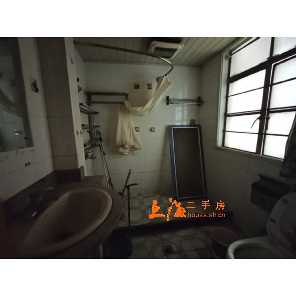 东沟七村卫生间